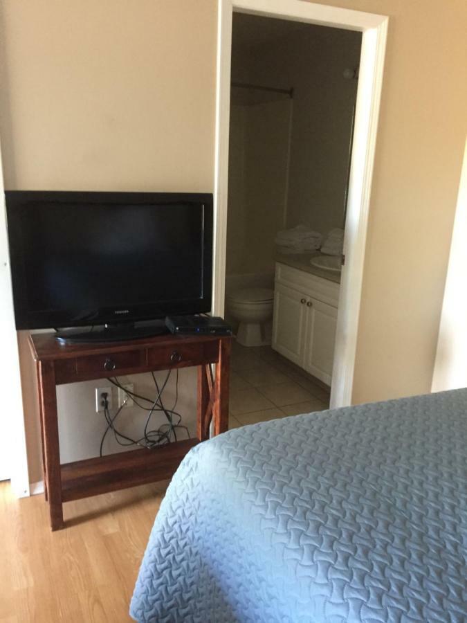 Kacee'S Northern Suites Fort Nelson Buitenkant foto