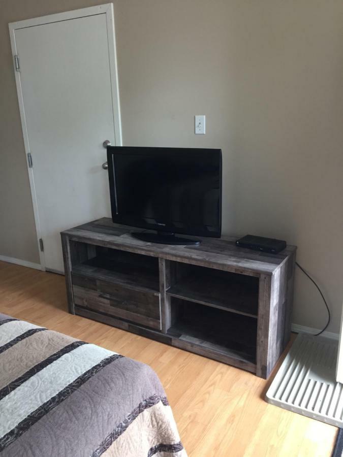 Kacee'S Northern Suites Fort Nelson Buitenkant foto